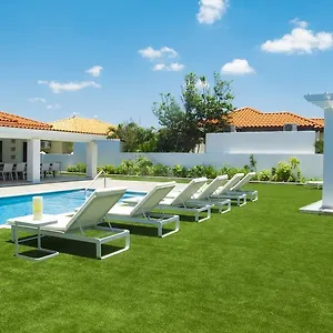 Noah Holiday home